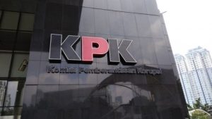 KPK Sita 3 Toyota Hardtop dan Alphard Milik Bupati Ponorogo Sugiri Sancoko