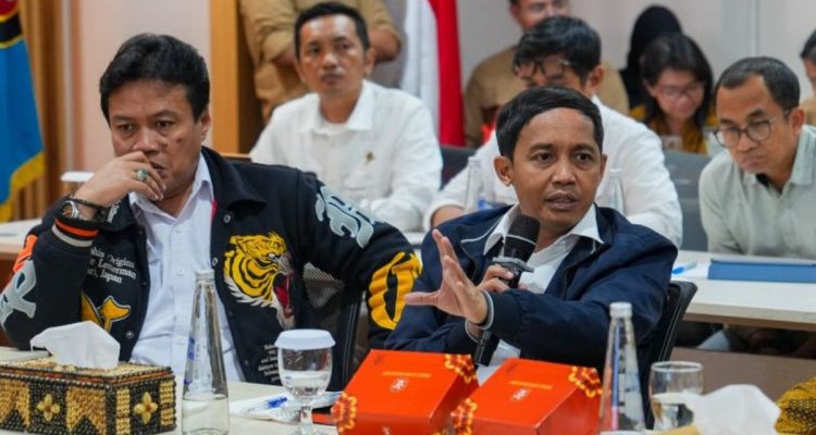 Menhut Raja Juli